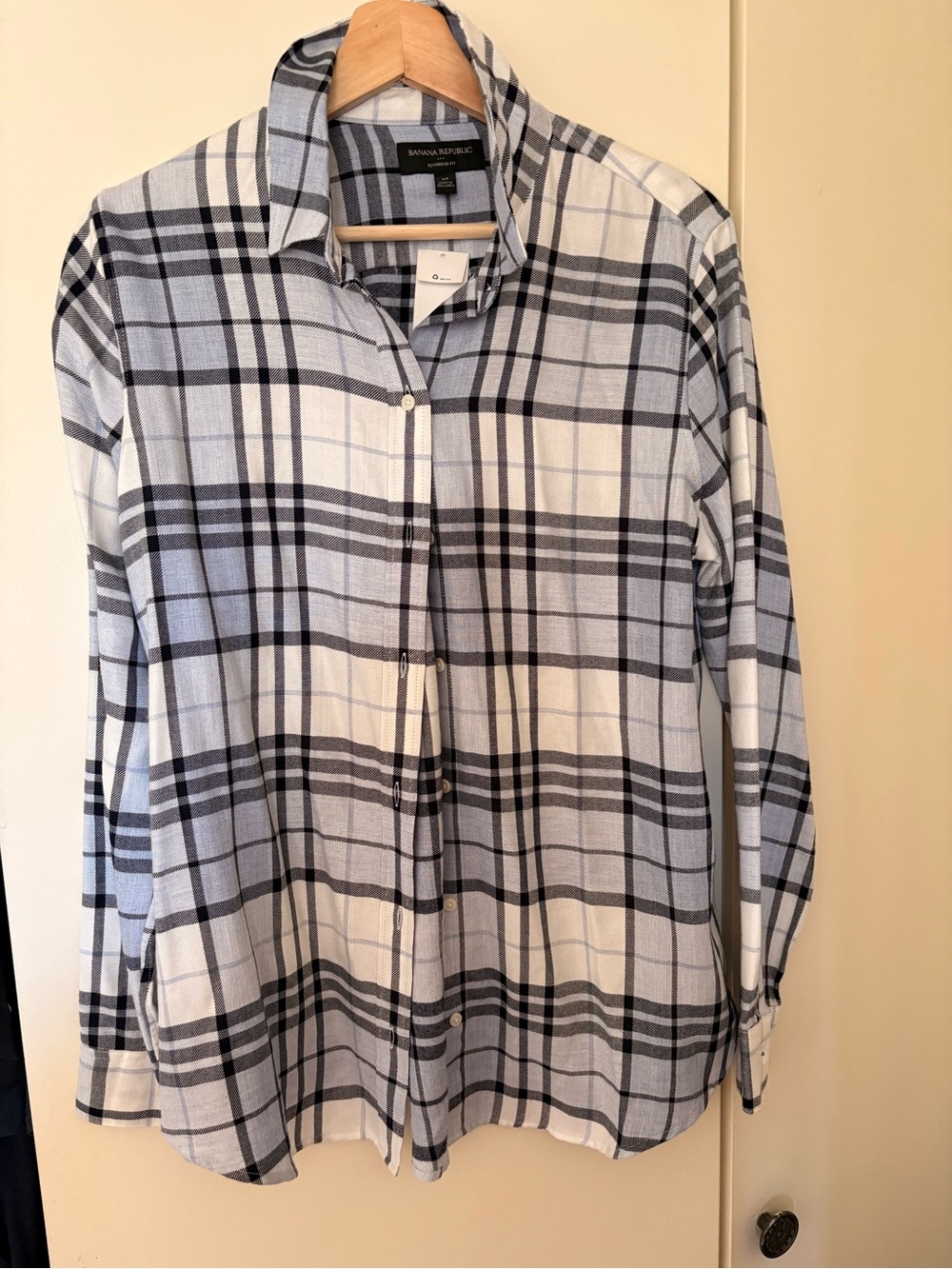 Banana Republic Womens Blue and White Plaid Button-Down Shirt boyfriend fit